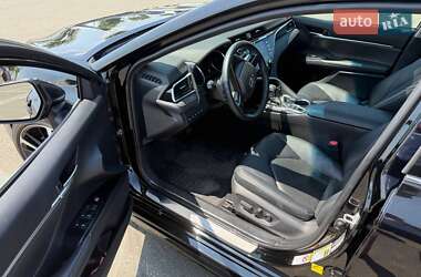 Седан Toyota Camry 2018 в 