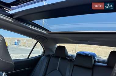 Седан Toyota Camry 2018 в 