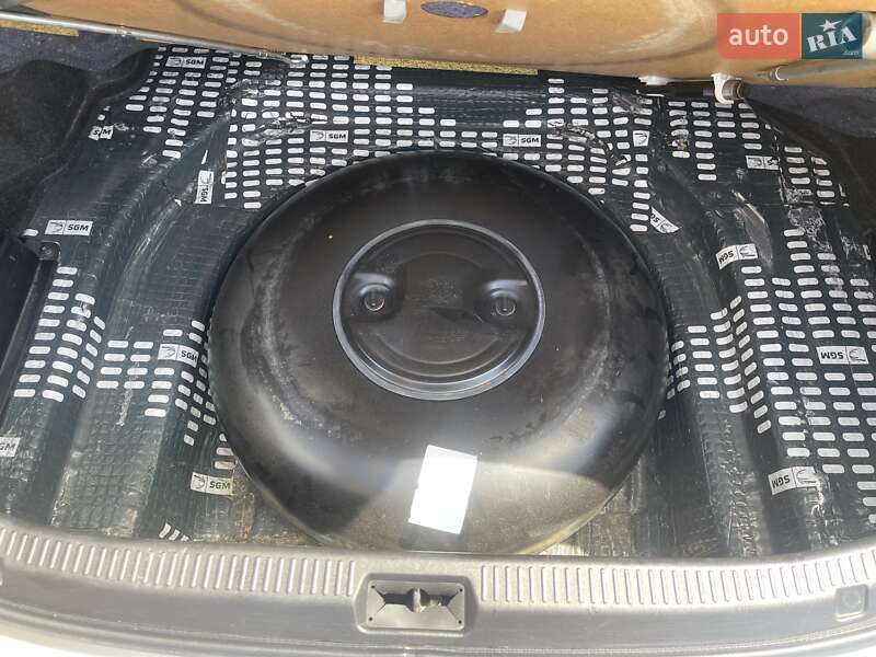 Седан Toyota Camry 2009 в Львові