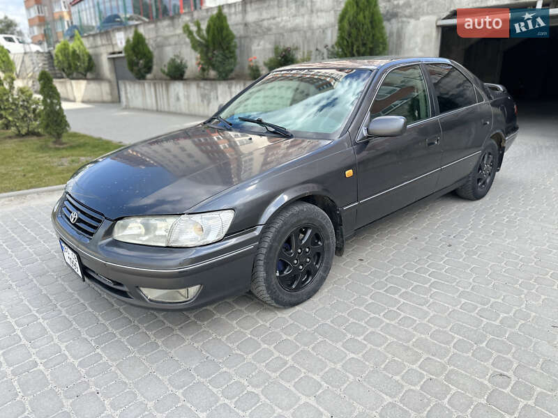Toyota Camry 2000