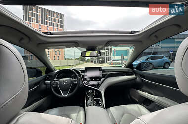Седан Toyota Camry 2021 в Киеве
