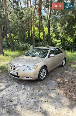 Седан Toyota Camry 2006 в Киеве