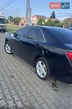 Седан Toyota Camry 2014 в Киеве