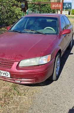 Седан Toyota Camry 1998 в Лозоватке