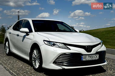 Седан Toyota Camry 2017 в Дніпрі