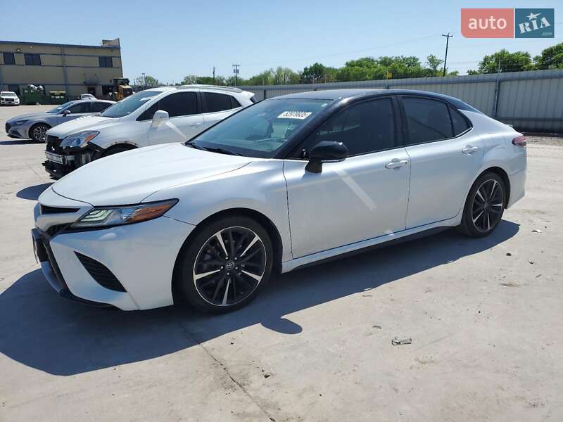 Toyota Camry 2019