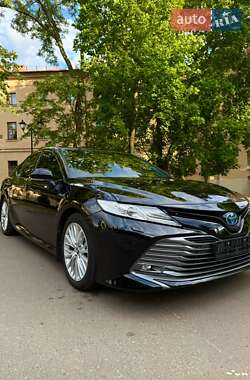 Седан Toyota Camry 2019 в Николаеве