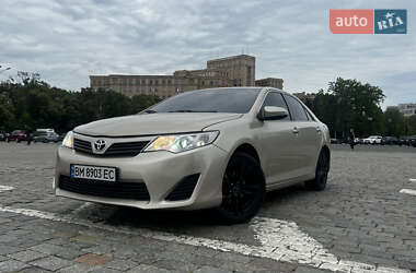 Седан Toyota Camry 2014 в Харкові