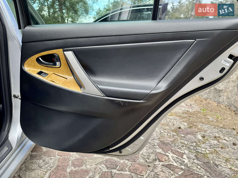 Седан Toyota Camry 2006 в Харькове