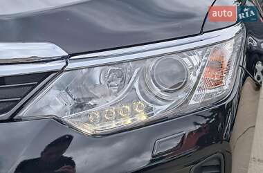 Седан Toyota Camry 2017 в 