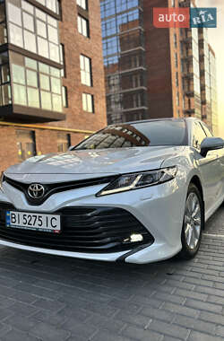 Седан Toyota Camry 2019 в Полтаві