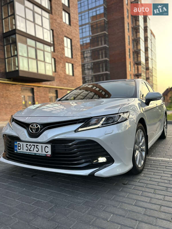 Toyota Camry 2019