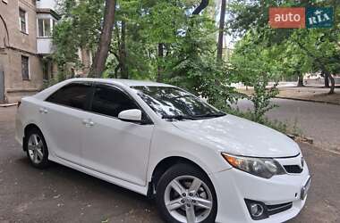 Седан Toyota Camry 2014 в Миколаєві