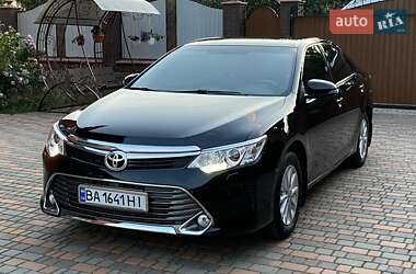Седан Toyota Camry 2016 в Умани