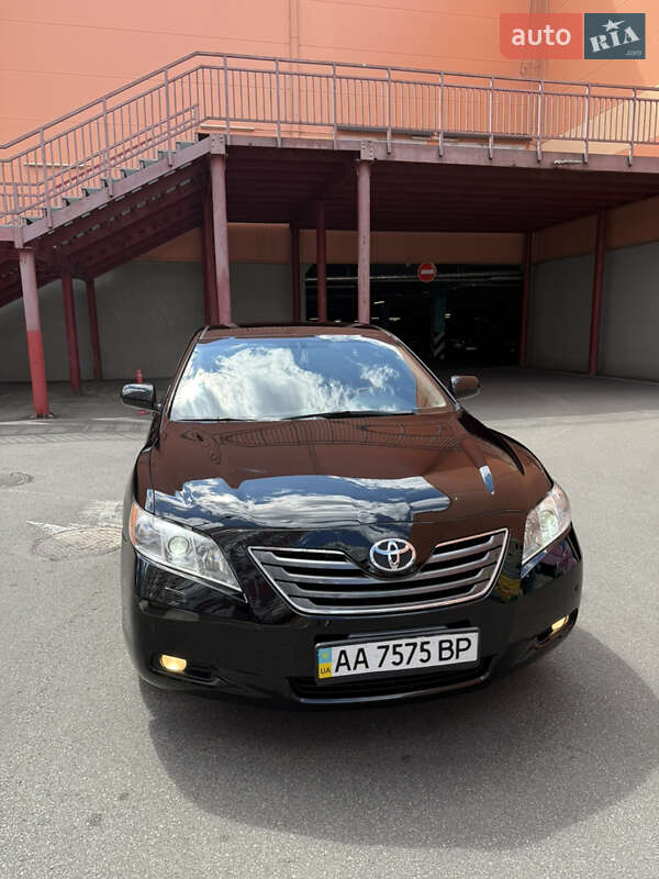 Седан Toyota Camry 2008 в Києві