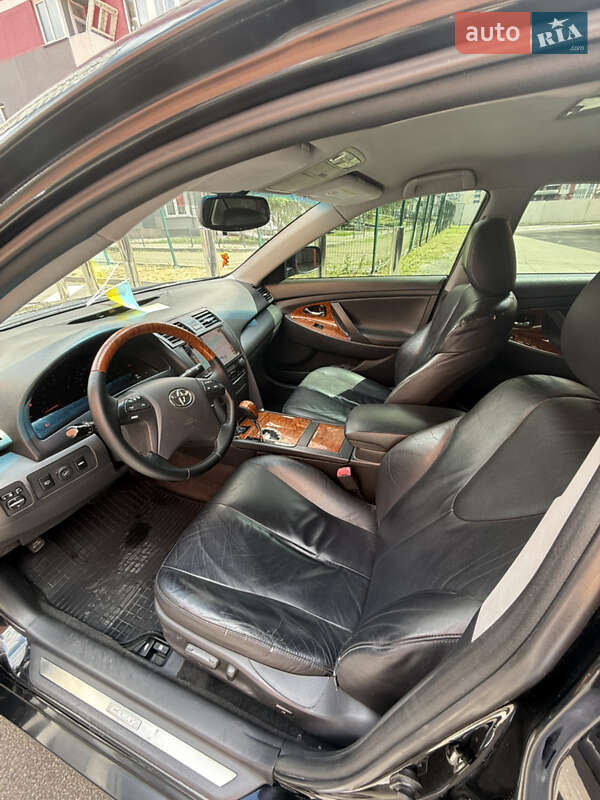 Седан Toyota Camry 2008 в Києві