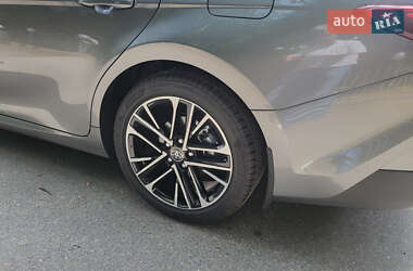 Седан Toyota Camry 2024 в 