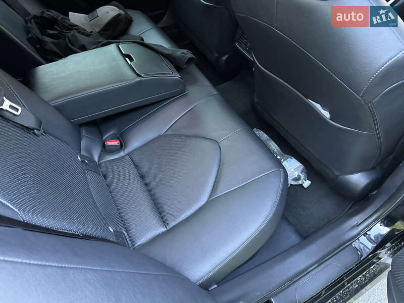 Седан Toyota Camry 2021 в Києві