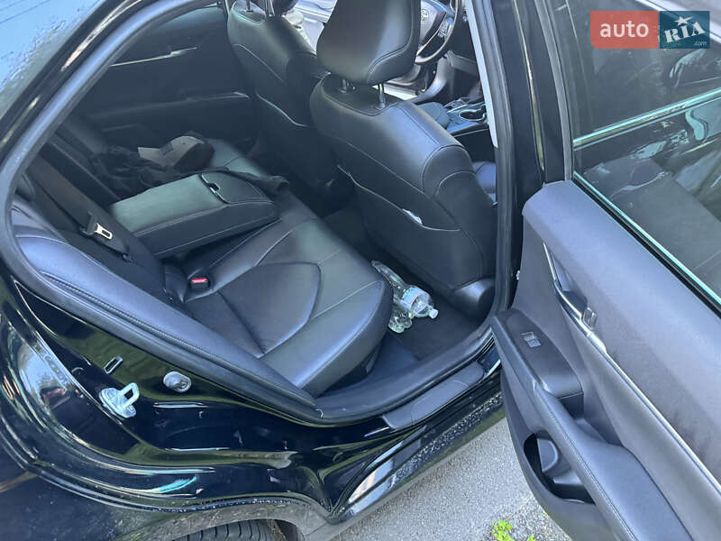 Седан Toyota Camry 2021 в Києві