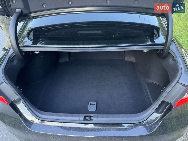 Седан Toyota Camry 2021 в Києві