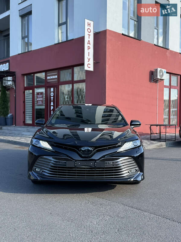 Toyota Camry 2019