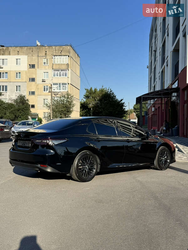 Седан Toyota Camry 2019 в Києві