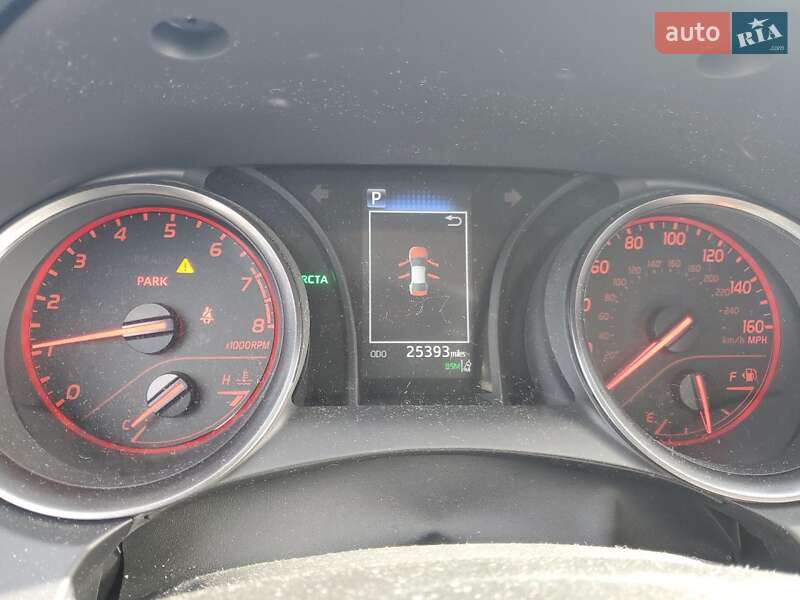 Седан Toyota Camry 2023 в Львове