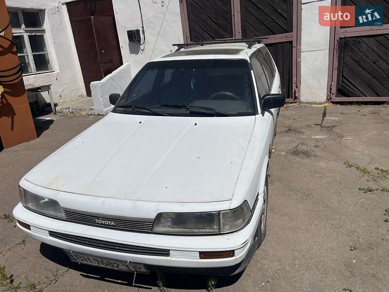 Toyota Camry 1990