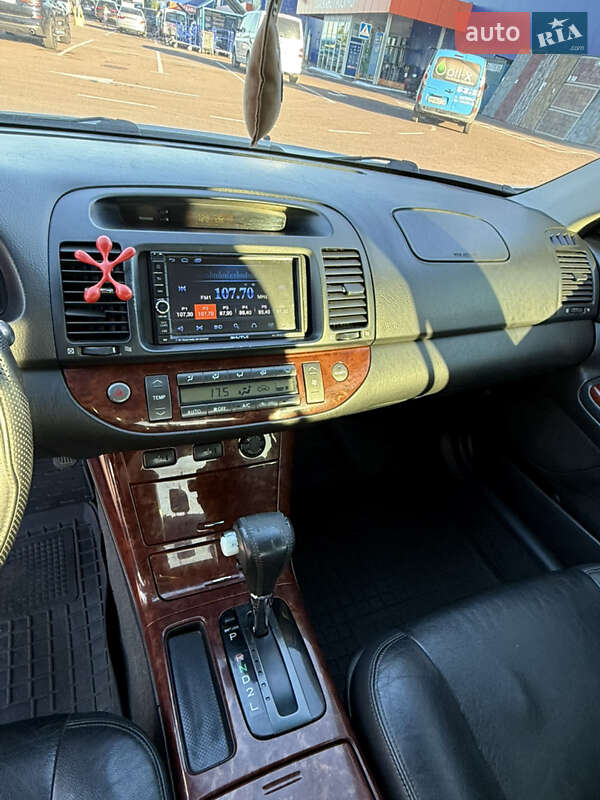 Седан Toyota Camry 2005 в Житомире