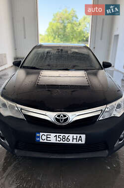 Седан Toyota Camry 2015 в Могилев-Подольске