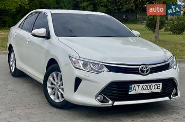 Седан Toyota Camry 2017 в Тернополе