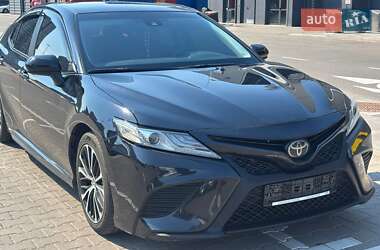 Седан Toyota Camry 2020 в Киеве