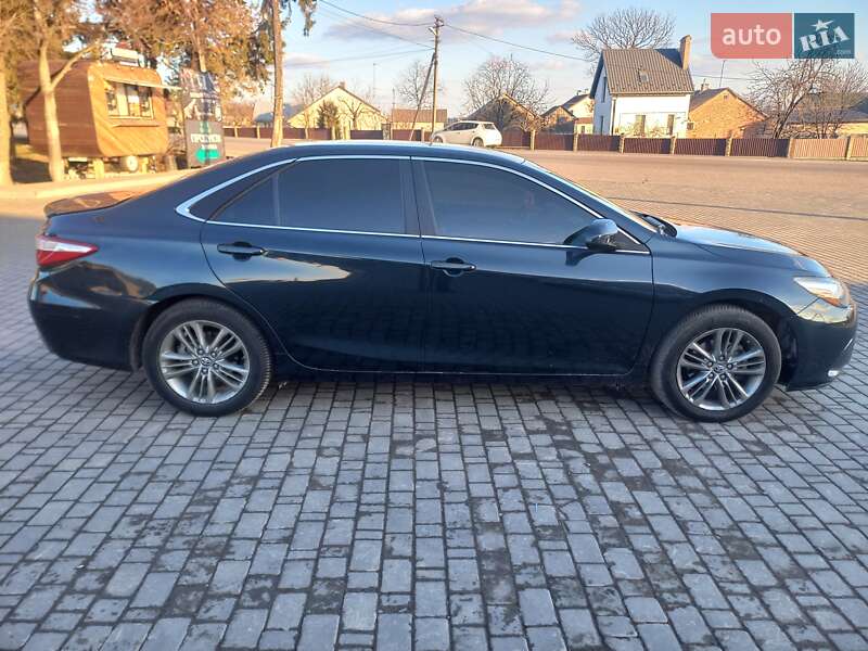 Toyota Camry 2016