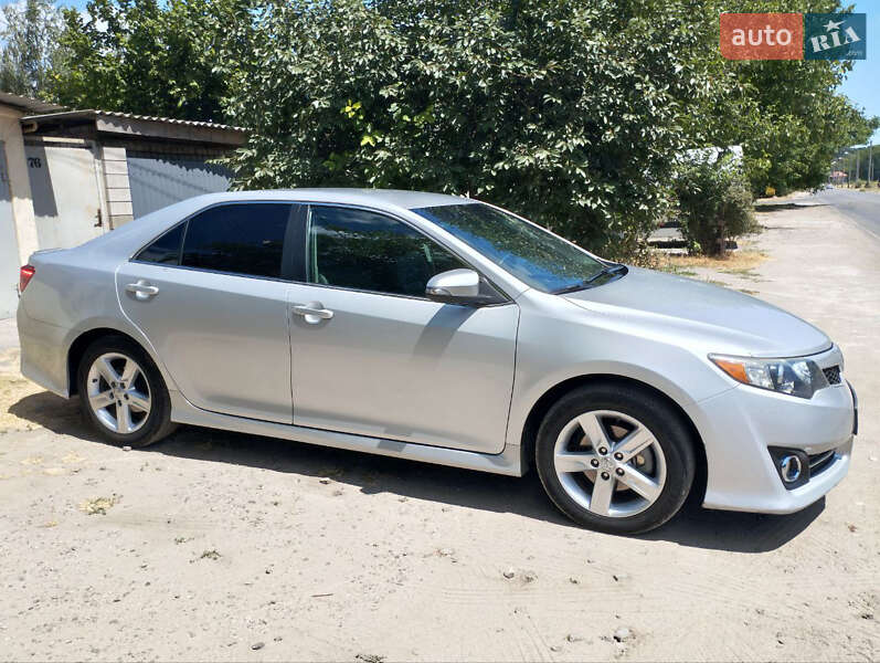 Toyota Camry 2014