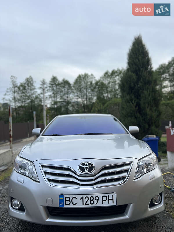 Седан Toyota Camry 2008 в Львове