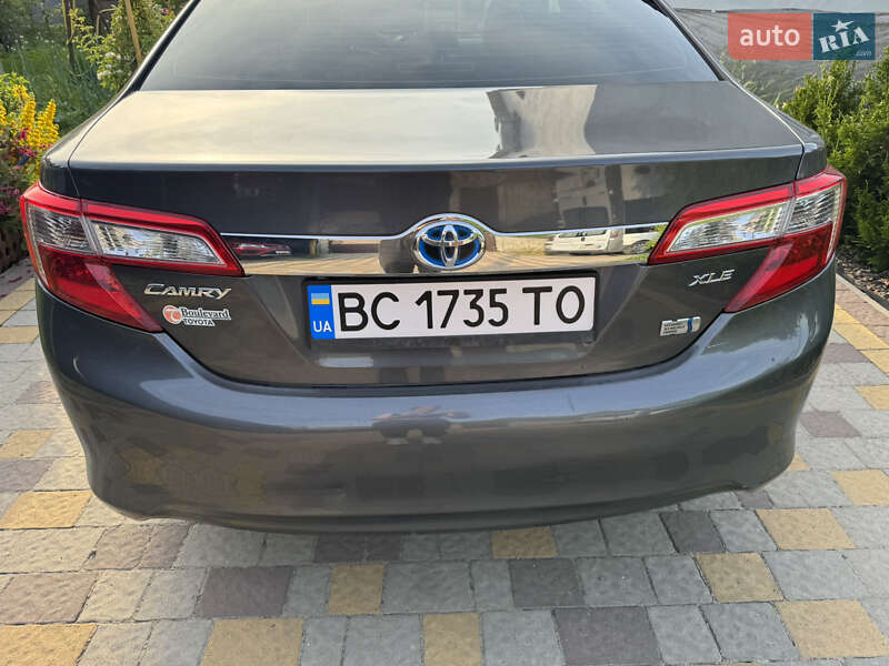 Седан Toyota Camry 2012 в Львові