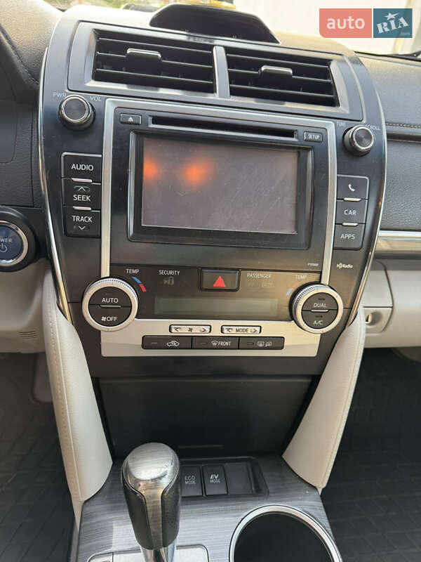 Седан Toyota Camry 2012 в Львові