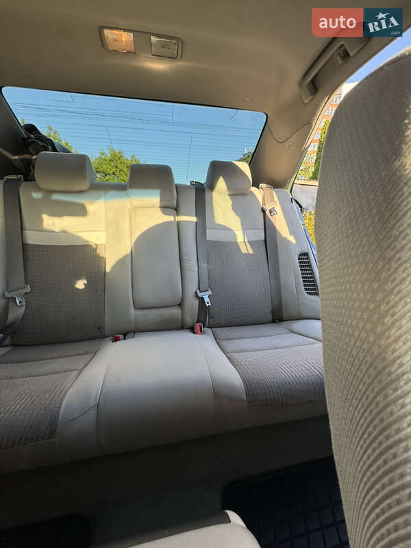 Седан Toyota Camry 2012 в Львові