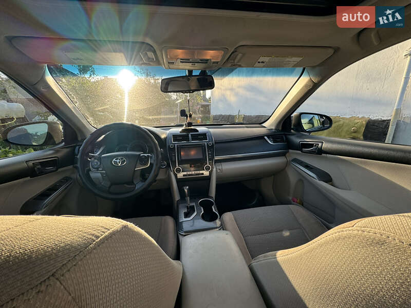 Седан Toyota Camry 2012 в Львові