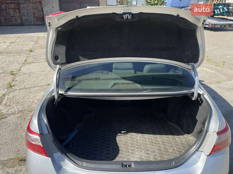 Седан Toyota Camry 2006 в Ровно