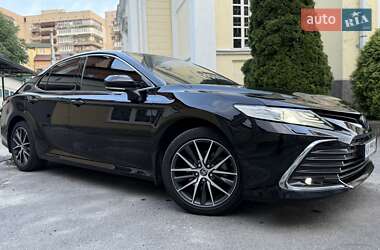 Седан Toyota Camry 2021 в 