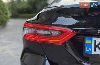 Седан Toyota Camry 2021 в 