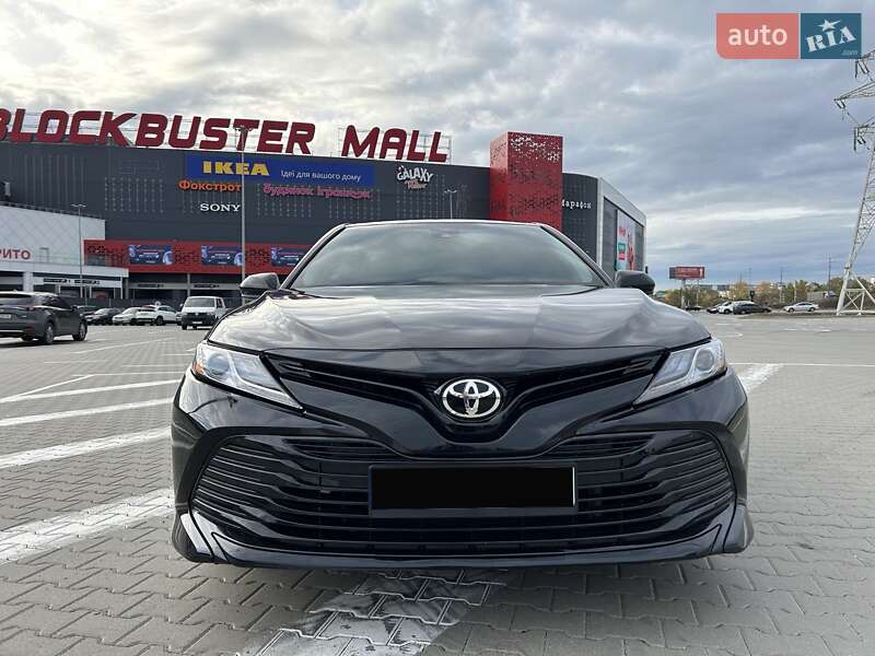 Седан Toyota Camry 2017 в Киеве фото 4 Седан Toyota Camry 2017 в Киеве