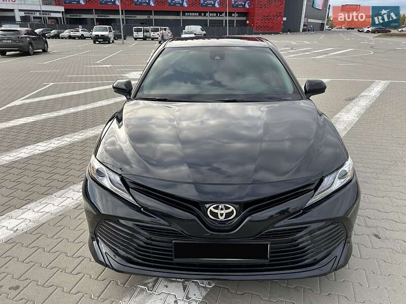 Седан Toyota Camry 2017 в Киеве фото 2 Седан Toyota Camry 2017 в Киеве