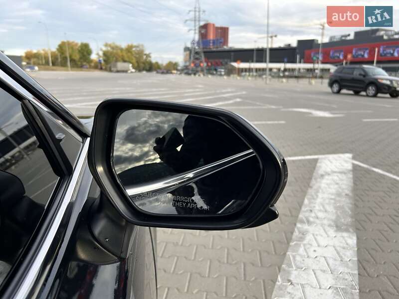 Седан Toyota Camry 2017 в Киеве фото 32 Седан Toyota Camry 2017 в Киеве