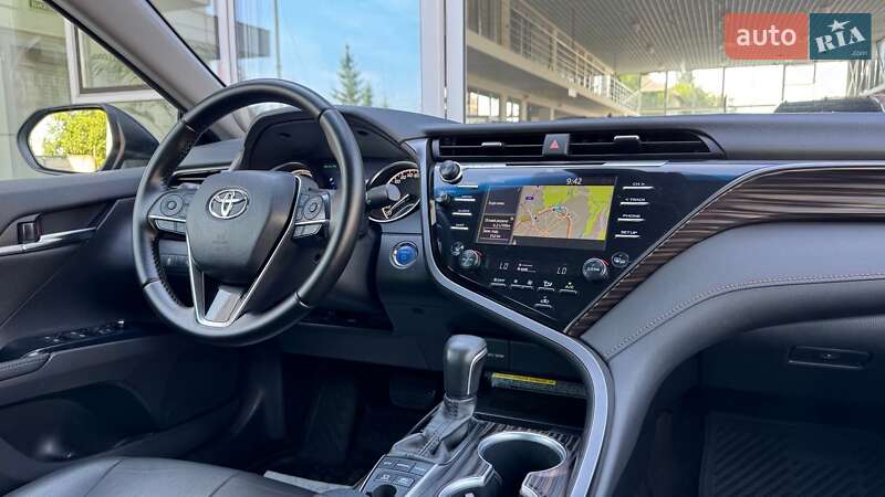 Седан Toyota Camry 2019 в Ивано-Франковске