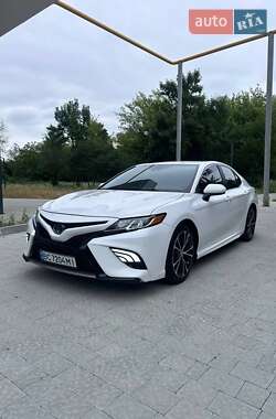 Седан Toyota Camry 2020 в Львові