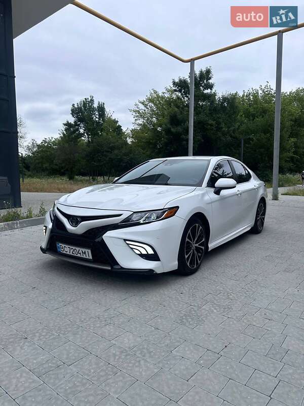 Toyota Camry 2020