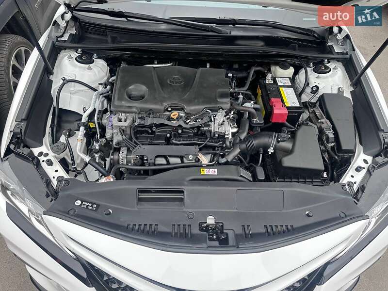 Седан Toyota Camry 2020 в Львові