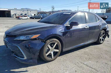 Седан Toyota Camry 2021 в Запорожье